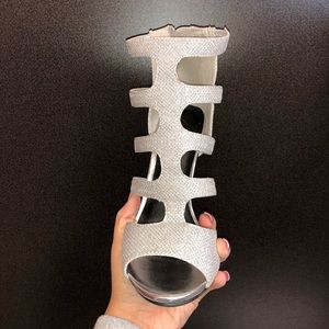 NWT gray silver heels